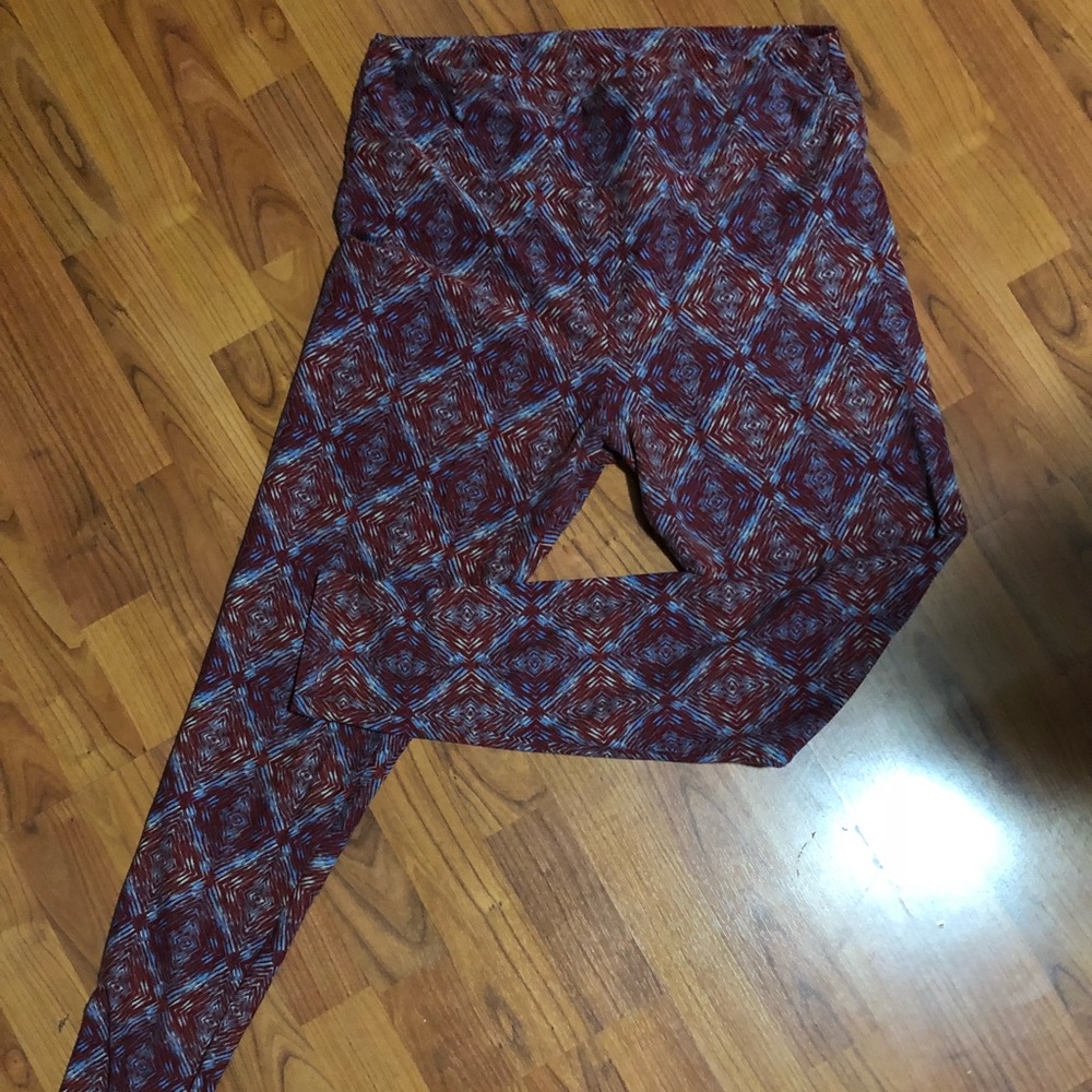 Lularoe tall and curvy leggings